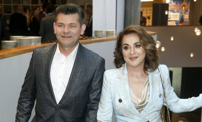 Żona Zenona Martyniuka niemal nie do poznania! Tak Danuta Martyniuk wygląda po metamorfozie. "Petarda" - komentują internauci [ZDJĘCIA]