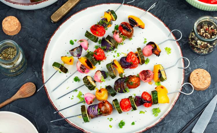Grill bez mięsa, który smakuje lepiej niż karkówka. Goście będą prosić o dokładkę, fot. Shutterstock