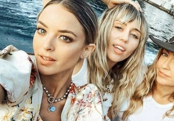 Miley Cyrus i Kaitlynn Carter. Doszło do rozstania? Zaskakujące doniesienia zagranicznych mediów!                                                                    