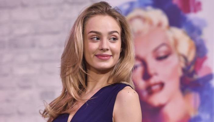 Zalotne spojrzenie i koronkowa bielizna. Tymi zdjęciami Wiktoria Gąsiewska powaliła internautów na kolana! [FOTO]