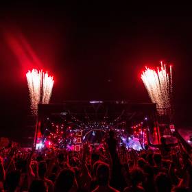 Niezbędnik festiwalowicza na lato 2026. Czego nie może zabraknąć w plecaku?