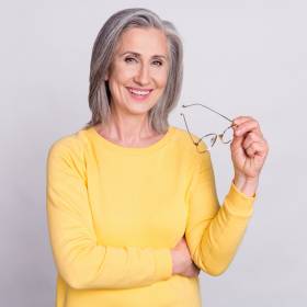 Po czym poznać inteligentną osobę? Psychologia wskazuje 3 zachowania