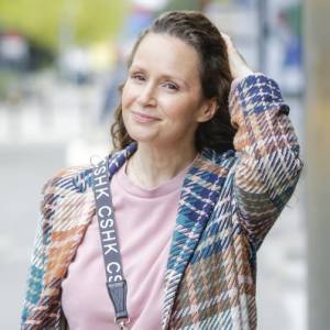 Gwiazda "Rodziny zastępczej" szczerze o karmieniu piersią: "Zaczęłam spełniać funkcję smoczka". Monika Mrozowska podjęła decyzję 