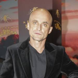 Artur Rojek stara się być przykładem. Takie ma rady dla synów