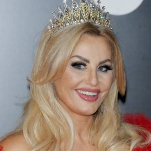 Dagmara Kaźmierska pozuje w bikini po zabiegu odsysania tłuszczu. "Piękna figura" [FOTO]