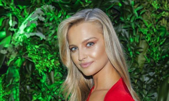 Karolina Pisarek namiętnie całuje ukochanego. Razem w gorącym uścisku [FOTO]