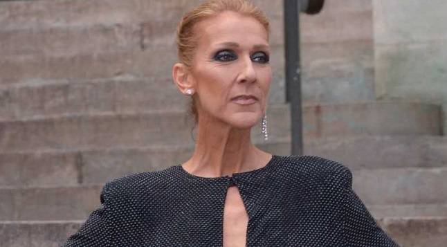 Przerażająco chuda Celine Dion na pokazie mody w Paryżu! [ZDJĘCIA]