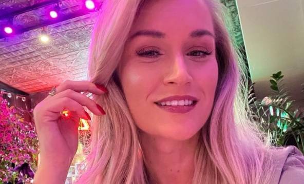 Kamila z programu: "Rolnik szuka żony" odsłania nogi w kusej sukience. Tak świętuje okrągłe urodziny! [ZDJĘCIE]