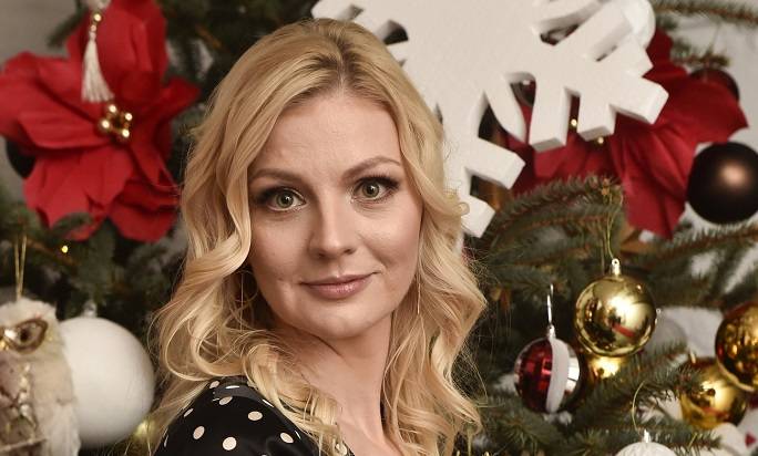 Katarzyna Kołeczek z raną na policzku. Aktorka opublikowała niepokojące zdjęcie z planu