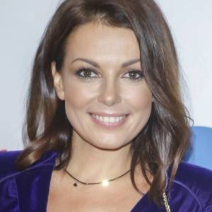 Katarzyna Glinka w bikini. Tak prezentuje zgrabne ciało wśród fal! "Instagram vs. reality" [ZDJĘCIA]                                       