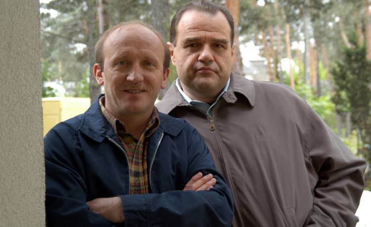 "Miodowe lata". Artur Barciś i Cezary Żak powracają jako Norek i Krawczyk za sprawą #hot16challenge2