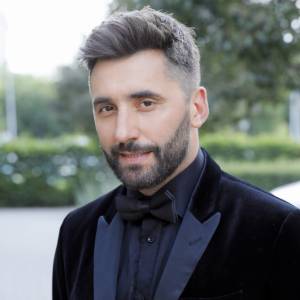 Rafał Maserak w ciemnych okularach. Juror „Tańca z gwiazdami” zdradził powód