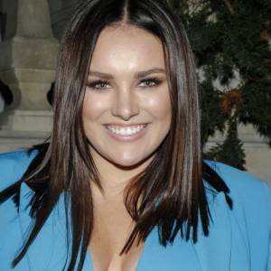 Ewa Farna pozuje z kilkumiesięczną córką. Ella rośne jak na drożdżach! [ZDJĘCIE]