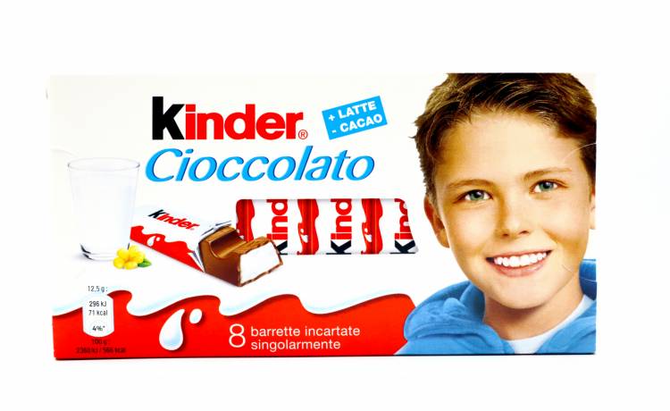 Nie uwierzysz, jak teraz wygląda chłopiec z Kinder Czekolady! Fot. Shutterstock/Walter Cicchetti