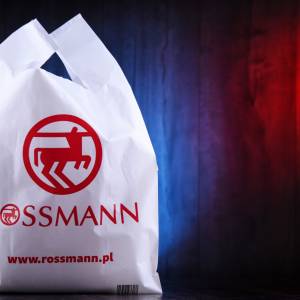 Rossmann. Makijażowe hity za półdarmo! Niewiarygodne obniżki cen