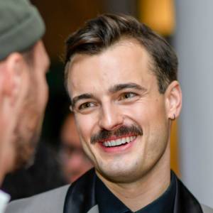 Błażej Stencel z „Koła fortuny” oświadczył się ukochanemu. Pokazali zdjęcia