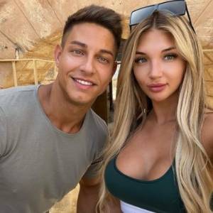 "Love Island". Mateusz dodał zdjęcie z Caroline i podzielił się radosną nowiną! "Zmieni moje i kilka innych żyć na zawsze"