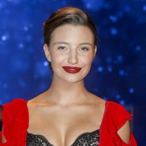 Julia Wieniawa bez stanika. Aktorka odważnie odsłania biust!