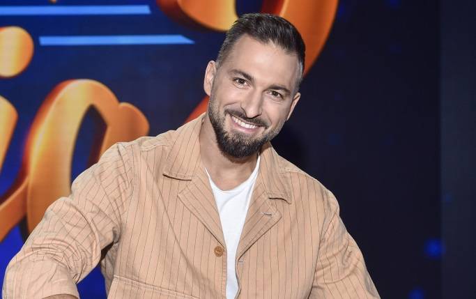 Rafał Maślak pokazał nowe zdjęcia ciężarnej żony. Nie wszystko się tu zgadza! Te fotografie rozbijają bank            