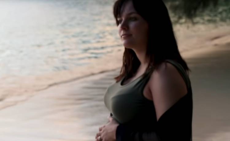 Ewa Farna jest w ciąży. Piosenkarka ujawniła płeć dziecka! "Chcę uniknąć spekulacji"