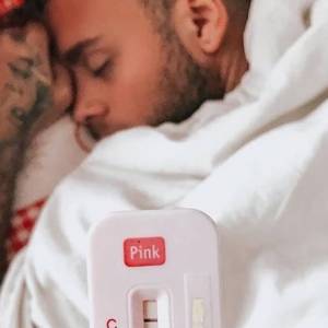 Chris z "Hotelu Paradise" pochwalił się zdjęciem ciężarnej partnerki! Pokazał też USG. Będzie chłopiec czy dziewczynka?