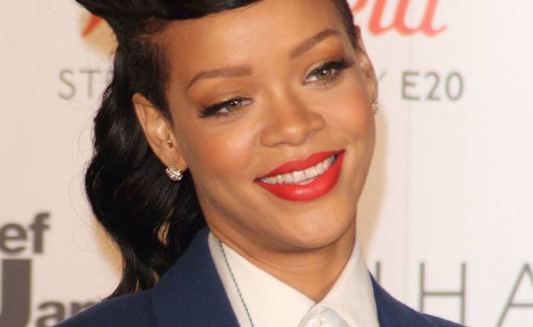 A$AP Rocky udostępnił w sieci zdjęcia Rihanny z sypialni. Internautów zaintrygowało kilka "drobnostek" [FOTO]