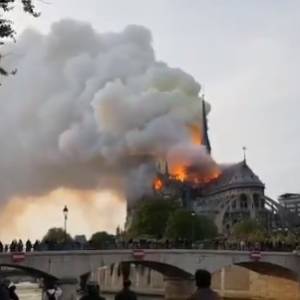 Paryż: Pożar katedry Notre Dame