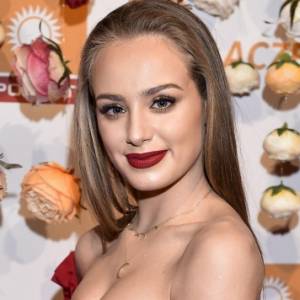 Wiktoria Gąsiewska bez stanika. Aktorka śmiało odsłoniła biust 