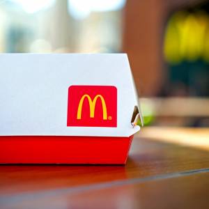 Szczepionki będą dostępne w restauracjach McDonald's. Zaszczepieni otrzymają darmowe jedzenie