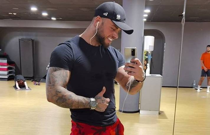 Chris z "Hotelu Paradise" ma nową dziewczynę! Kim jest jego ukochana?                 