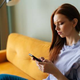 Relacja z osobą, z którą masz przerywaną więź emocjonalną to pułapka? Psycholog ostrzega