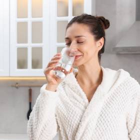 Dlaczego warto pić wodę z przyprawą do piernika?