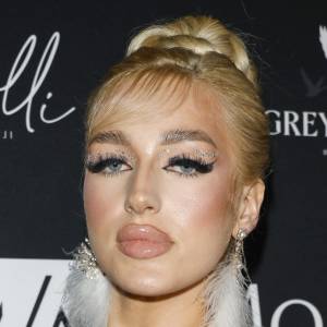 Caroline Derpienski pokazała się nago. Wcześniej zarzekała się, że nigdy tego nie zrobi [FOTO]