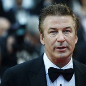 Alec Baldwin nie miał strzelać z broni. Tego nie było w scenariuszu filmu "Rust"!