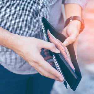 Oskarżył sąsiadkę o kradzież portfela. Lenistwo sporo go kosztowało