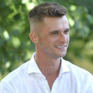 Adam z "Rolnik szuka żony" został wprost zapytany o to, czy jest z Teresą. Wymowna reakcja uczestnika show! [WIDEO]