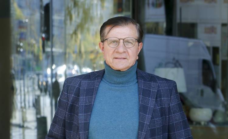 Tak wyglądał 19-letni Zygmunt Chajzer! Zdjęcie sprzed 50 lat robi wrażenie: "Jest moc" [FOTO]