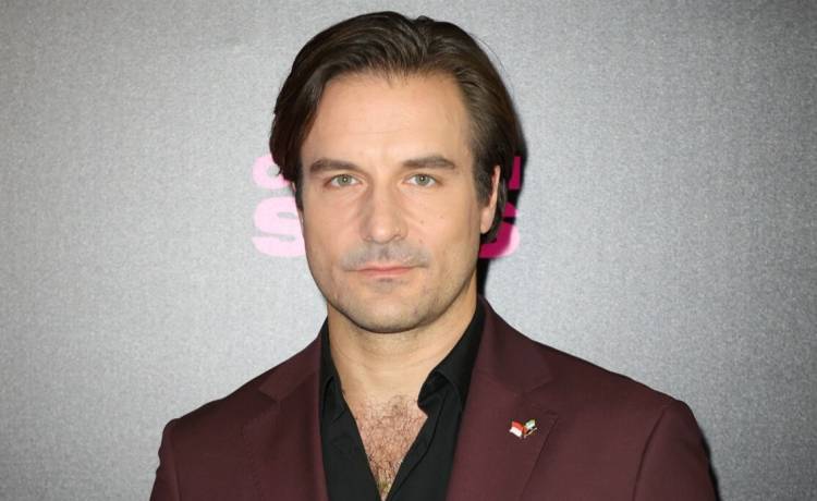 Piotr Stramowski zdradził tajemnicę powstania blizny na twarzy. Historia jest przerażająca!