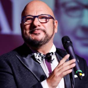 Piotr Gąsowski znowu miał kłopoty na lotnisku. O wszystkim opowiedział. "Jak zwykle"