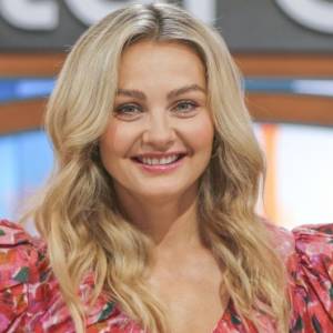 Małgorzata Socha odważnie odsłania prawie nagie ciało! Zdjęcie w samym ręczniku zapiera dech [FOTO]