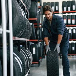 Opony zimowe – najlepsze i najbardziej opłacalne modele w jednym z najpopularniejszych rozmiarów