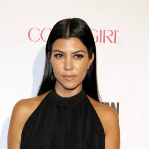 Kourtney Kardashian pływa w skąpym bikini. Odważne zdjęcia trafiły do sieci! "117 stopni!"