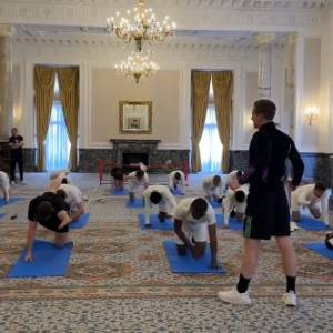 Piłkarze Bayernu zamienili boisko na salę balową! Gdyby nie nagranie, wiele osób by w to nie uwierzyło... [WIDEO]