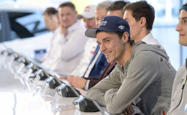 Piotr Żyła zawalczy w MMA? Jego przeciwnikiem miałby być Sławomir Peszko!