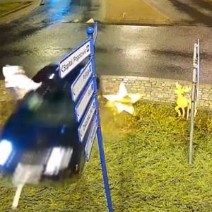 18-latek pojechał na rondzie prosto. Policjanci ukarali go wysokim mandatem [WIDEO]