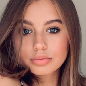 Oliwia Bieniuk na niezwykłych fotografiach. 17-latka podzieliła się efektami kolejnej sesji zdjęciowej 