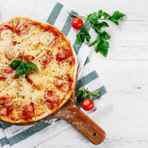 Pizza z twarogu robi furorę w sieci! Poznaj przepis z... TikToka!         