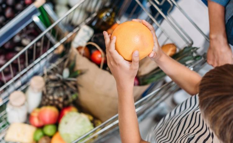 Krakowscy urzędnicy apelują do sieci handlowych: "Nie marnujmy żywności"