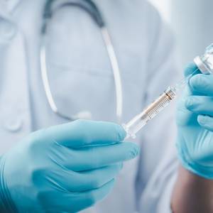 Szczepionki nie dają ochrony przed Omikronem? Na co wskazują badania?