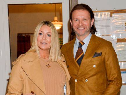 Zdjęcie Majdanów podczas głosowania wywołało burzę w sieci. "Na wybory w piżamach?!" - pytają internauci